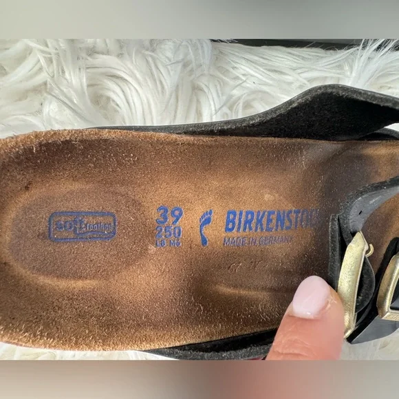 Birkenstock Arizona - black w/gold buckles - Picture 4 of 4